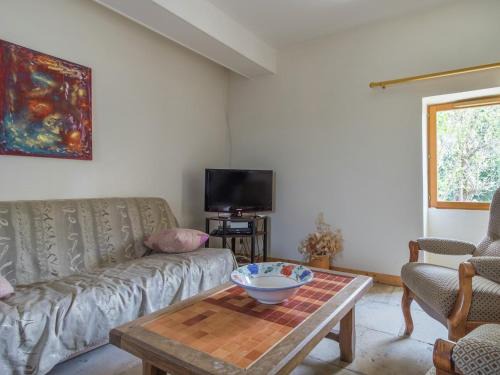 Giroux House | Cottage in an old remote farmhouse, cleaning included