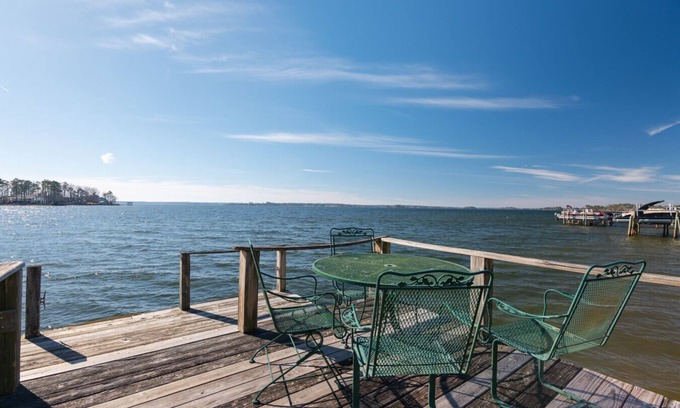 Chapin House | Cottage in Chapin with a view of the Twin Islands