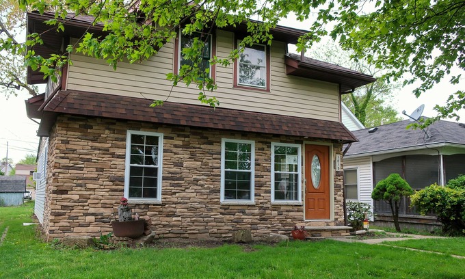 Mitiwanga Cottage | Cottage in Private Beach Community Near Cedar Point and Kalahari