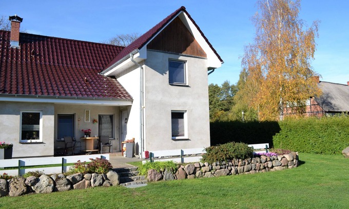 Kuchelmiss House | Cottage in the middle of nature, separate entrance, garden - semi-detached house