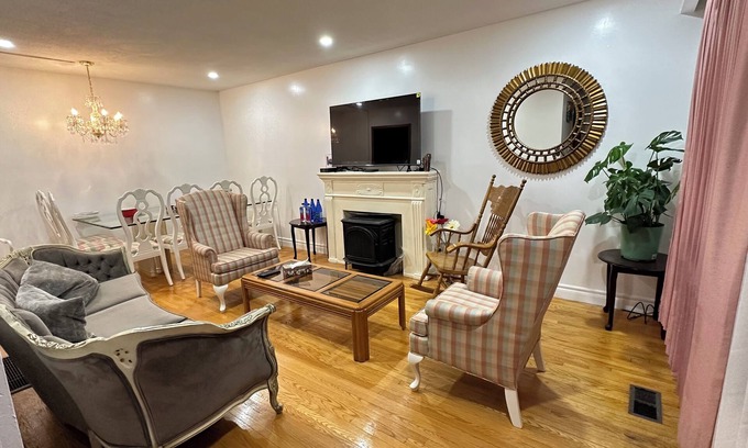 Scarborough House | Cottage in the Six Steps Away from Beach Great Fishing Rouge River Trails