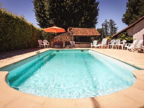Vezac House | Cottage in Vézac with Pool & River Nearby
