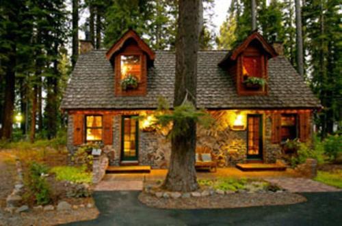 Sunnyside Bed & Breakfast | Cottage Inn At Lake Tahoe