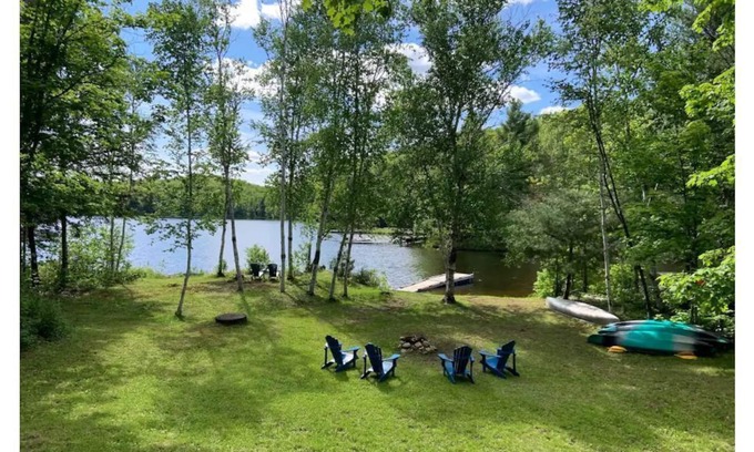 Algonquin Highlands Cottage | Cottage / Lake House in Dorset| Raven Shores