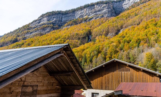 Sixt-Fer-a-Cheval Ski Chalet | Cottage 'Le Gîte Des Cascades' with Mountain View, Private Terrace and Wi-Fi