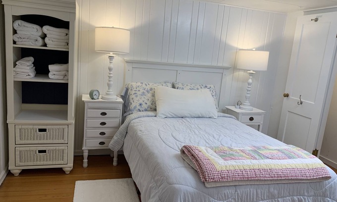 Cheyenne Apartment | Cottage Living in a Lower Level Apt