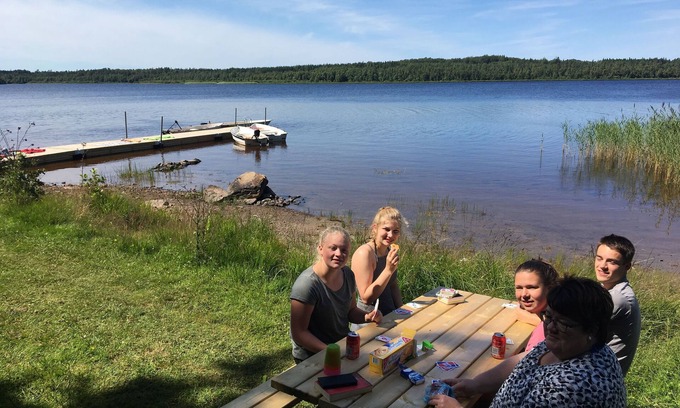 Ronninge House | Cottage on the lake with boat, fiber optic internet, satellite TV, dishwasher, oven.