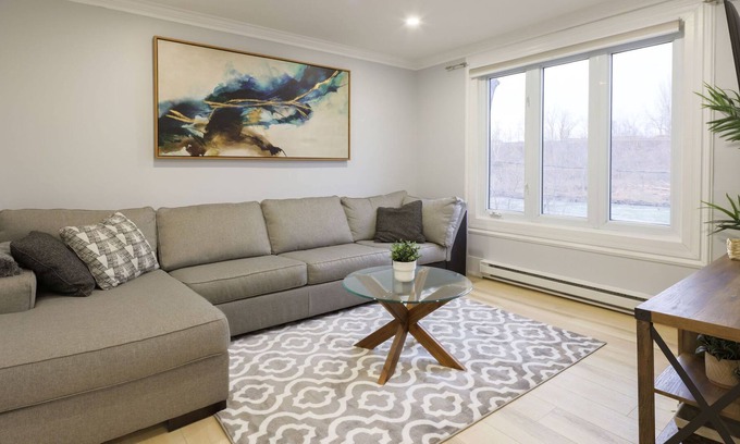 St. Catharines House | Cottage on the Water