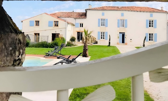 Vergne House | Cottage 'Opaline' with Shared Pool, Private Terrace and Wi-Fi