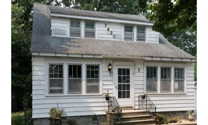 Cottage Grove House | Cottage View