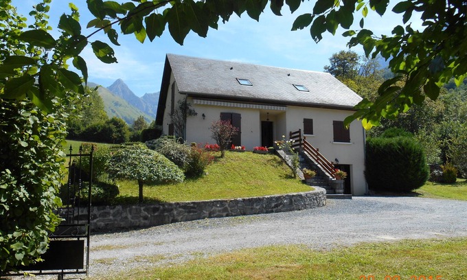 Accous Villa | Cottage with stunning views furnished 3-star tourist class