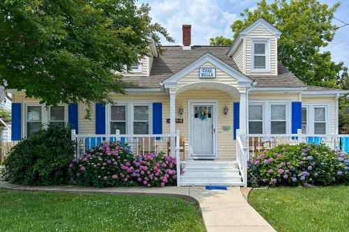 Chincoteague House | Cottage with Yard in Dtwn Chincoteague!