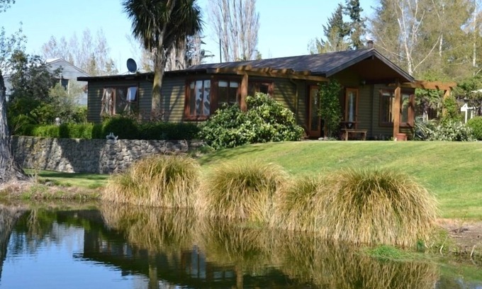 Masons Flat Cottage | Cottage within the magical gardens of Flaxmere