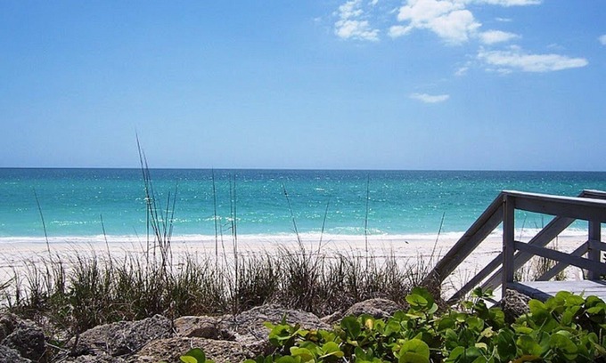 Laurel Cottage | Cottage within walking distance to Casey Key Beach