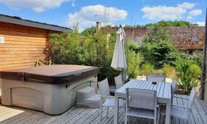 Crouy-sur-Cosson House | cottages le COCHIN 4-5 people with private spa 2 swimming pools in sologne