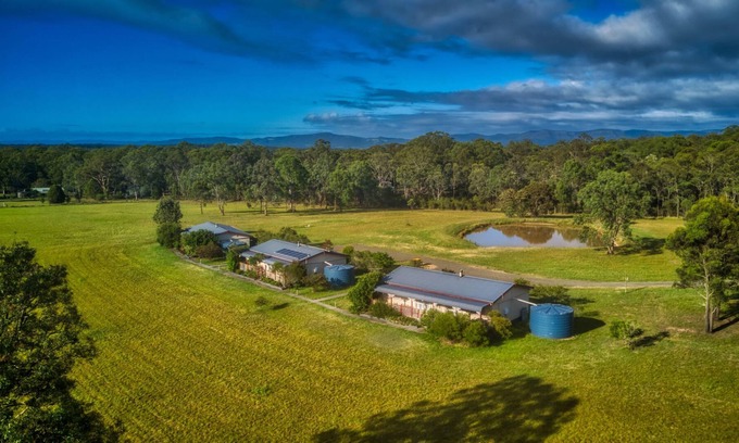 Lovedale Cottage | Cottages on Lovedale - No. 2 (2 bedroom) - 2 bedroom, 2 bathroom cottage in convenient Lovedale location