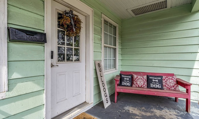 Starkville House | Cotton District | Cozy | Big Patio