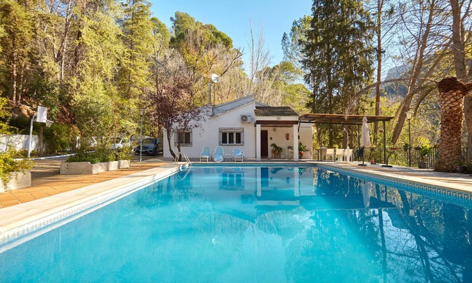 Villanueva del Arzobispo House | Country House 'Casa Arroyo Colmenar' with Mountain View, Pool and Air Conditioning