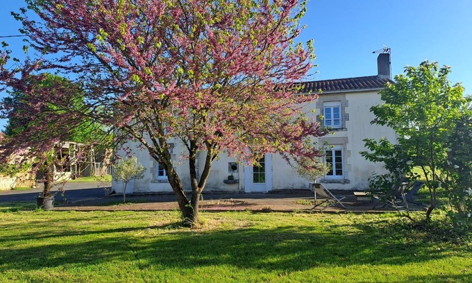 Saint-Germain-de-Princay Cottage | Country house near Puy du fou