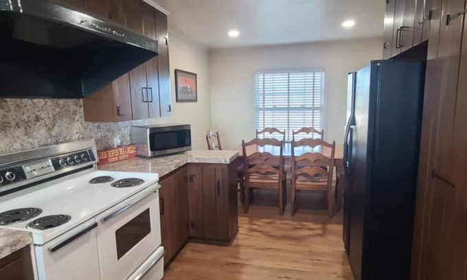 Seymour House | Country 3-bedroom/2 bathroom house with central heat/ac; WiFi