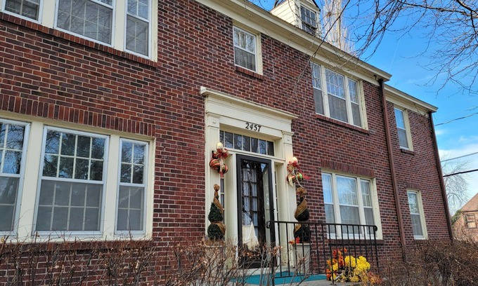 Lincoln Condo | Country Club 2Bdrm Condo - Sheridan Blvd!