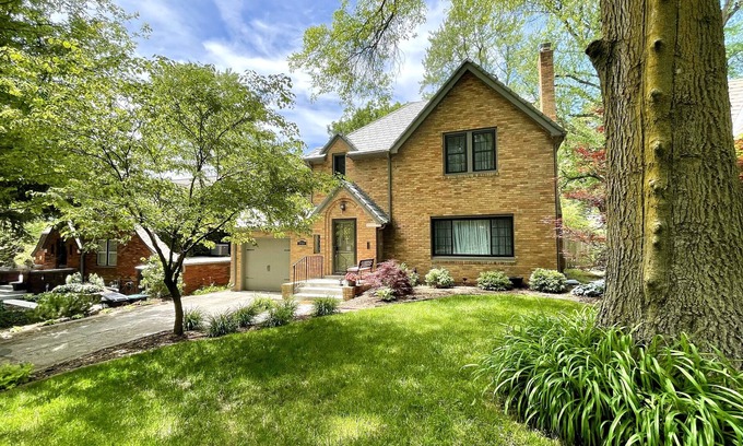 Benson House | Country Club Charm
