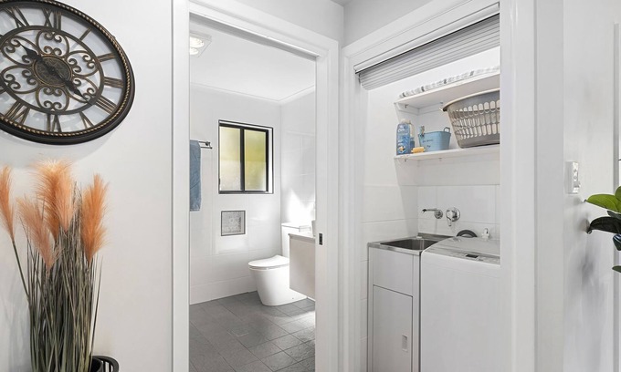 Woolgoolga House | Country Club Retreat
