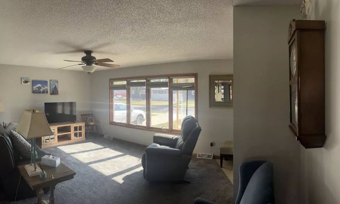 Marion House | Country Club View