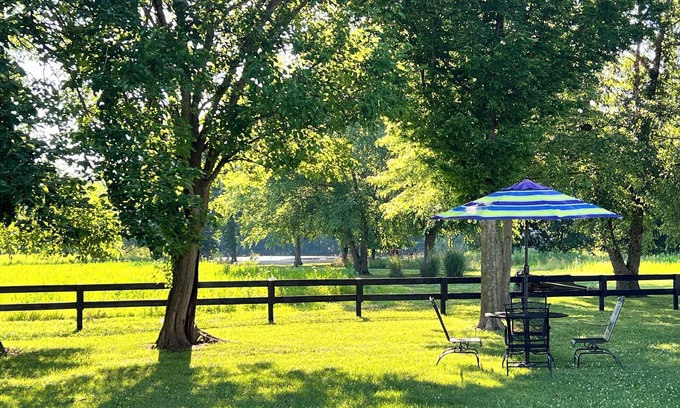 Toledo Other | Country Farmhouse with Private Fishing & Swimming Pond, Walking Trails & Gardens