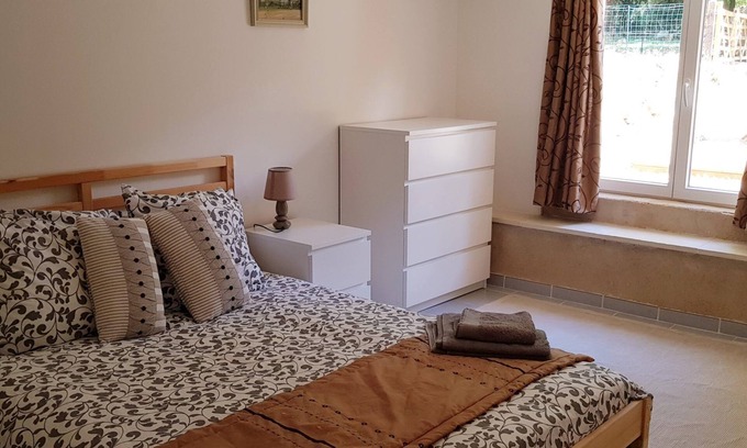 La Roquille House | Country get away in wine region with swimming pool & games room