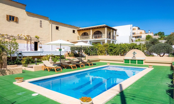 Vilafranca de Bonany Villa | Country House 'Can Munito' with Private Pool, Wi-Fi and Air Conditioning