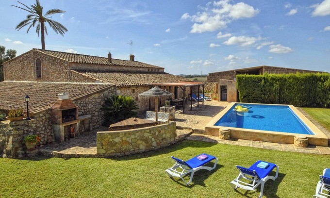 Vilafranca de Bonany Villa | Country House 'Albadallet' with Private Pool, Private Terrace and Wi-Fi