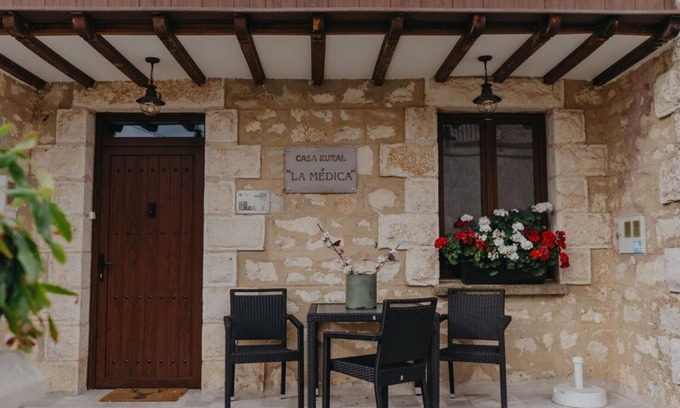 Sargentes de la Lora House | Country House 'La Medica' with Mountain View, Private Terrace and Wi-Fi