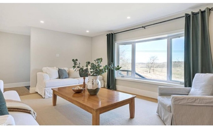 New Tecumseth House | Country Home