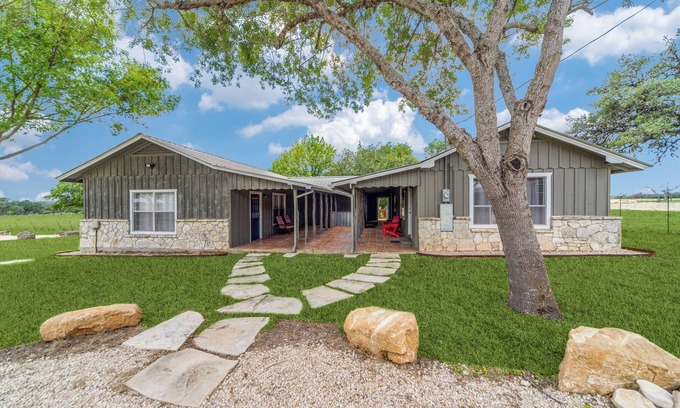 Comfort House | Country Home for that Relaxing Getaway on a Texas Hill Country Ranch