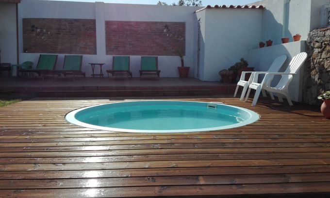 Alcobaca House | Country house 4km from the sea. Enclosed garden. Children's pool. Pets welcome.