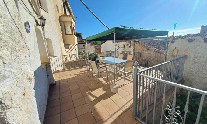 Munebrega House | Country House 'Apartamento Luna' with Private Terrace and Wi-Fi