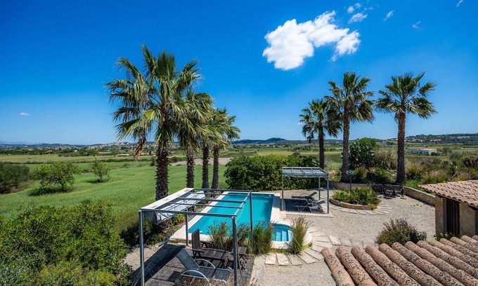 Montuiri Villa | Country House 'Buena Vista' with Mountain View, Wi-Fi and Air Conditioning