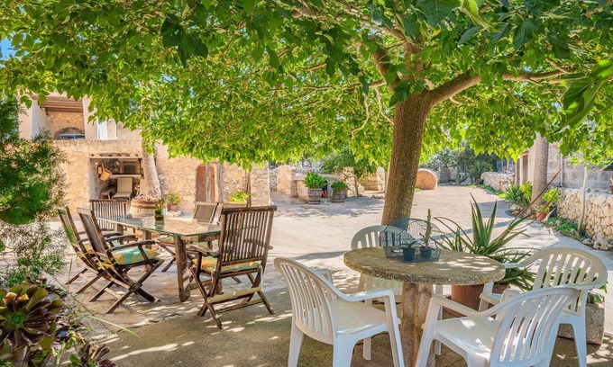 Felanitx Villa | Country House "Ca S'Hereu" with Mountain View, Private Terrace & Wi-Fi