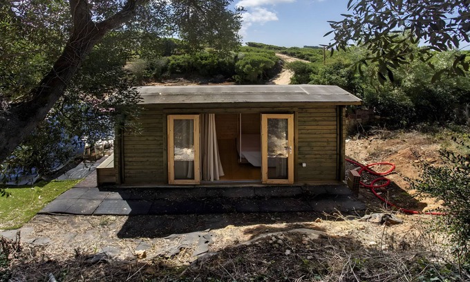 Maceira Villa | Country House 'Cabana Do Baloiço Do Pitagudo' with Sea View, Shared Terrace and Air Conditioning