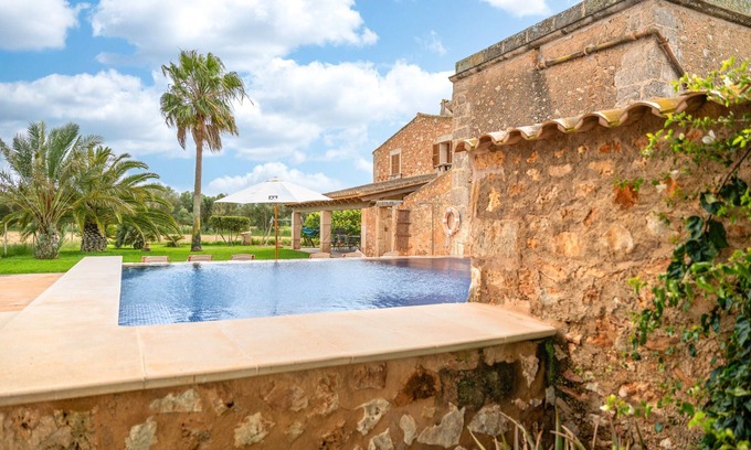 Campos Villa | Country House 'Can Mayol' with Mountain View, Wi-Fi and Air Conditioning