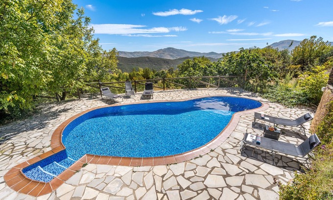 La Taha House | Country House 'Cortijo Jiménez' with Mountain View, Private Pool and Wi-Fi