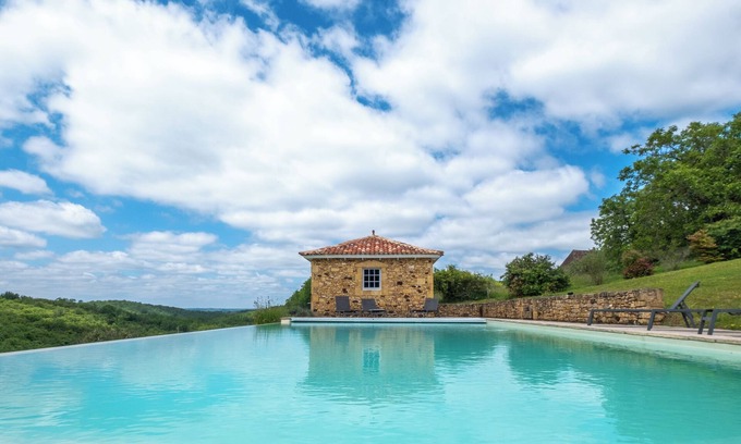 Molieres Villa | Country House 'Demeure Rénovée De Standing' with Private Pool, Private Terrace and Wi-Fi