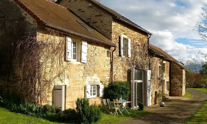 Bresse-sur-Grosne House | Country House with view - sleeps 5-7 - Near Cluny