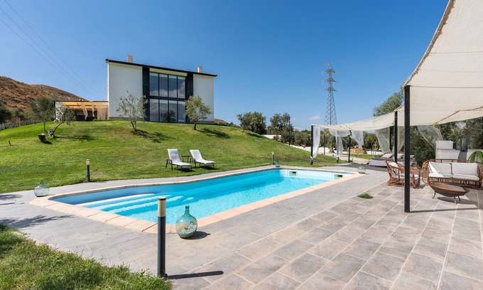 Baza House | Country House 'Idem Casa Rural Baza' with Mountain View, Wi-Fi and Air Conditioning