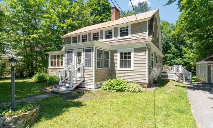 Bryant Pond House | Country House on Lake Christopher 14 Miles to Sunday River & 5 Miles to Mt Abram