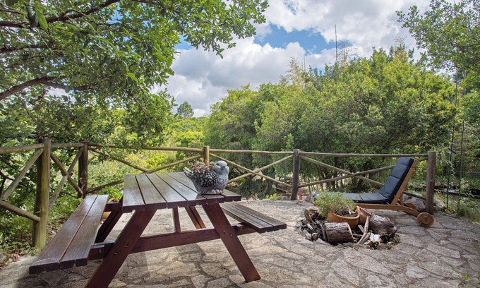 Lourinha House | Country House 'Quinta Do Castelo - Casa De Pedra' with Private Terrace, Wi-Fi and Air Conditioning