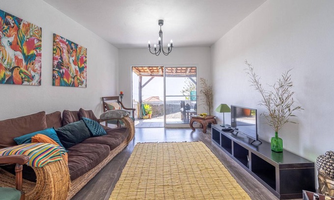 Ponta do Pargo House | Country House 'Serrão' with Private Terrace, Private Garden and Wi-Fi