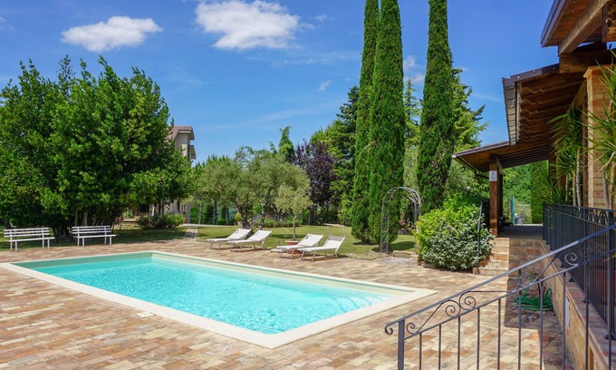 Tolentino Other | Country house with pool and superb views over Lake