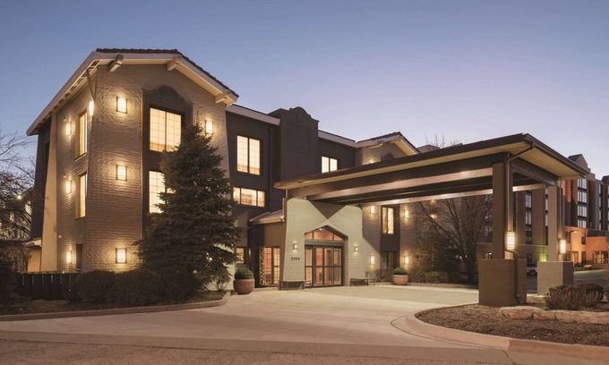 Hoffman Estates Hotel | Country Inn & Suites by Radisson, Hoffman Estates, IL